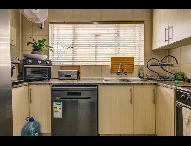 2 BEDROOM PROPERTY TO RENT IN EAST GEDULD